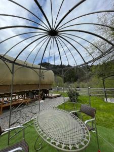 White Spring Glamping