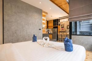 Studio Aira Rooftop Pool Relife Naiharn Beach