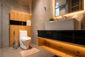 Studio Aira Rooftop Pool Relife Naiharn Beach