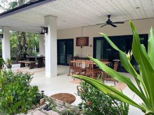 Butterfly Garden Pool Home with Mountain View