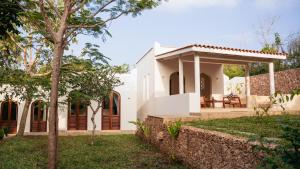 Little Maua - Stylish Private Hideaway on Galu Beach