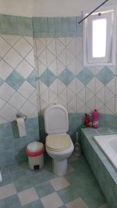 Shared room in a villa 4km from Corfu airport, Jasmine Villas