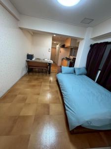 Next to kuromon market three double beds spacious apt