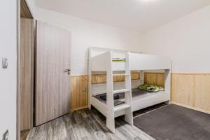Apartment Lev with Terrace and 2 Bedrooms