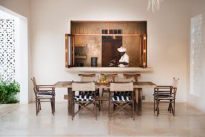 Maua Beach House - Private Swahili Luxury Villa on Galu Beach