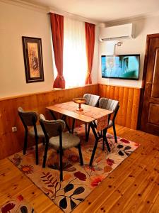 Green Pine House