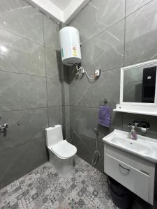 Pool View Villa Stay Nr BBD Couple Friendly AcWifi