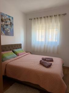 Seafront Serenity - 2BR Beach Walk Apartment