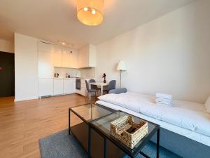 Jagodno Modern Apartment by BookingHost