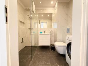 Jagodno Modern Apartment by BookingHost