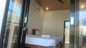 The Jungle Family homestay