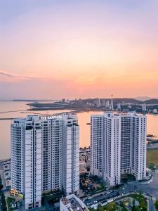 Luxury Ocean View Apartments - The Sapphire Ha Long, Studio & 2BR