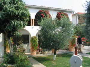 Apartment Dady with a large covered terrace 