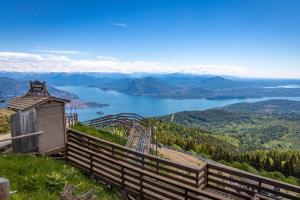 La Lanterna: Hillside Lake Maggiore Stay with Pool - Happy Rentals