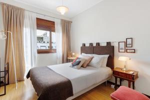 Spacious Bright Ap - no elevator