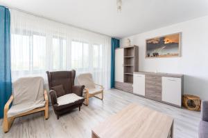 Park Zakrzówek Homely Apartment by BookingHost
