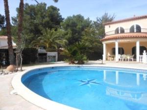 VILLA Roy