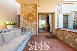 Blue Art Retreat Cala Caterina and Santo Stefano beach