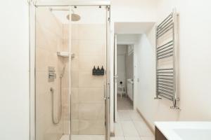 Casa Nicola - Modern 2BR Apt in Trastevere, Central Rome