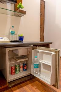 Hotel Aura Near New Delhi Railway Station
