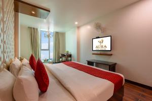 Hotel Aura - 05 Mins from New Delhi Railway Station & Connaught Place