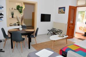 Garden House Elli beach 2 min