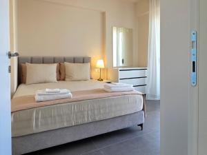 Troys Seaview Apartment