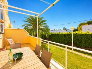 Apartamento Atila en Dénia a 250 m de la Playa con Terraza, Piscina y Jacuzzi by Family Homes
