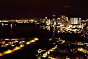 3Bedroom, 2Car Park Seaview with Balcony for 6 pax, The Landmark