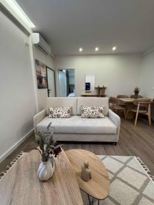 Dream Apartment 1 Bright and Stylish Family Retreat Near the Beach