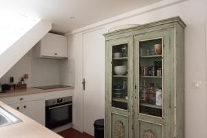 Charming Duplex near Rue Saint-Maur