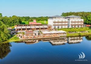 Riverside Hotel