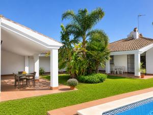 Andalusian patio villa 12 pax with private pool