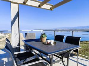 Sunset View Penthouse - modern three bedroom apartment with amazing sea view