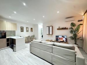 Golem Coastal 1BR Retreat