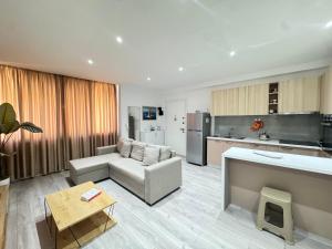 Golem Coastal 1BR Retreat