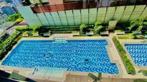Red Residences Modern Apartment with City View in Makati