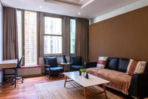 Luxurious city center apartment plus Heated pool
