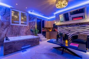 Private spa cinema free parking
