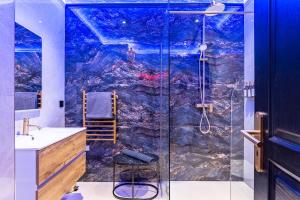 Private spa cinema free parking