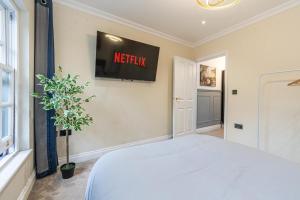 Enjoy the sun with a private rooftop 2Br2Ba