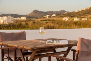 Emerald Sunset Villa, Orkos beach, by NaxosVibe