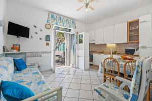 Baia Serena with Terrace & Parking - Happy Rentals