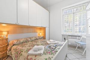 Baia Serena with Terrace & Parking - Happy Rentals