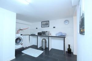 Private Souterrain Apartment