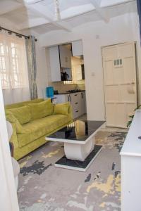 The Swan Apartment - Naivasha, Kenya