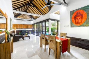 Villa B 2 BR Private Villa Pool & Kitchen Legian Seminyak