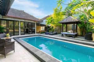 Villa B 2 BR Private Villa Pool & Kitchen Legian Seminyak