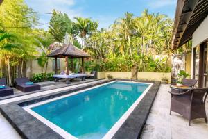 Villa B 2 BR Private Villa Pool & Kitchen Legian Seminyak