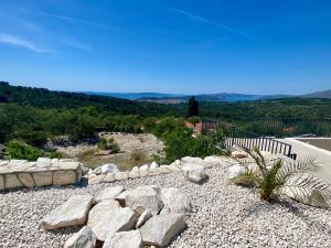 Čiovo Hills - Luxusvilla mit Pool & Meerblick